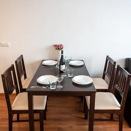 Apartament Sunny 1bdr Near Center *