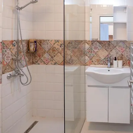 Sunny 1bdr Near Center * Sofia